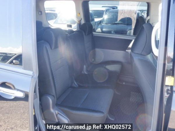 Used 2009 AT toyota voxy ZRR70W Image[16]
