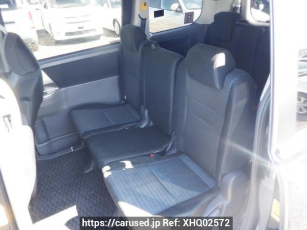Used 2009 AT toyota voxy ZRR70W Image[18]