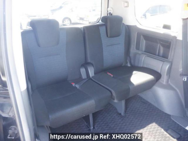 Used 2009 AT toyota voxy ZRR70W Image[19]