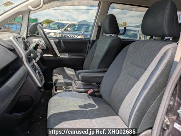 Used 2010 AT toyota voxy ZRR70W Image[12]