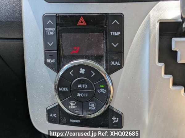 Used 2010 AT toyota voxy ZRR70W Image[22]