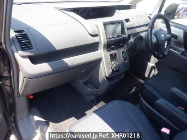 Used 2009 AT toyota voxy ZRR70W Image[13]