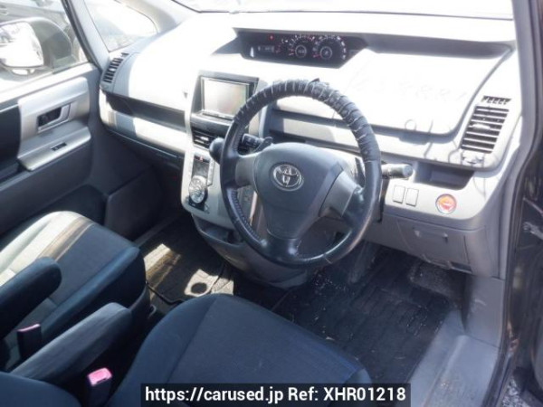 Used 2009 AT toyota voxy ZRR70W Image[14]