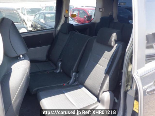 Used 2009 AT toyota voxy ZRR70W Image[16]