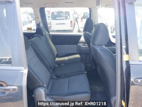 Used 2009 AT toyota voxy ZRR70W Image[17]