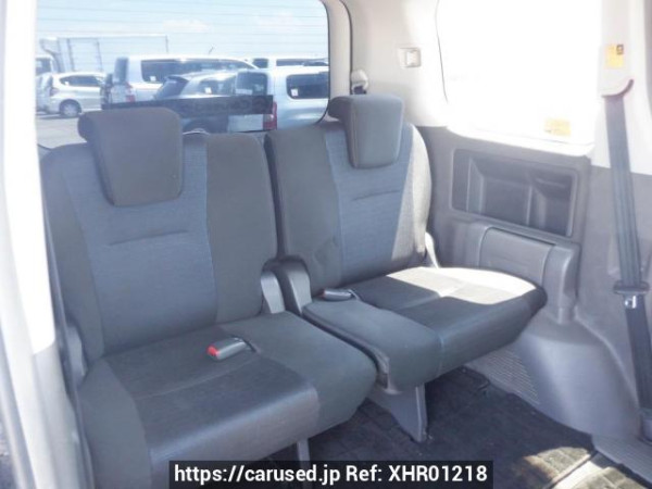 Used 2009 AT toyota voxy ZRR70W Image[19]