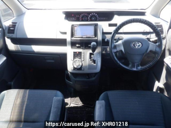 Used 2009 AT toyota voxy ZRR70W Image[21]