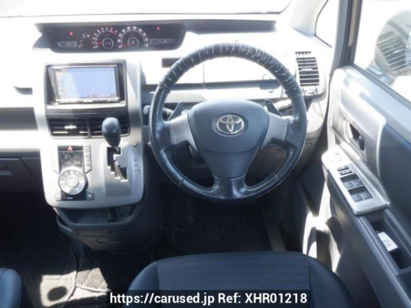 Used 2009 AT toyota voxy ZRR70W Image[22]