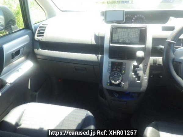 Used 2008 AT toyota voxy ZRR70W Image[17]