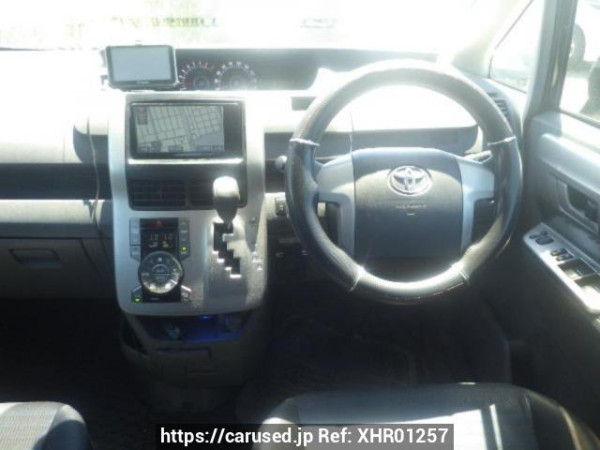 Used 2008 AT toyota voxy ZRR70W Image[18]
