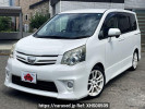 Toyota Noah DBA-ZRR75W