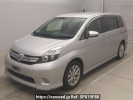 Toyota Isis ZGM11W