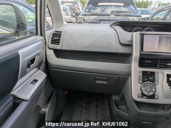 Used 2008 AT toyota voxy ZRR70W Image[14]