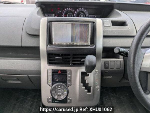 Used 2008 AT toyota voxy ZRR70W Image[16]