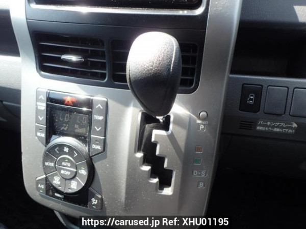 Used 2008 AT toyota voxy ZRR70W Image[21]