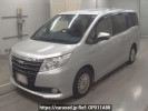 Toyota Noah ZWR80G