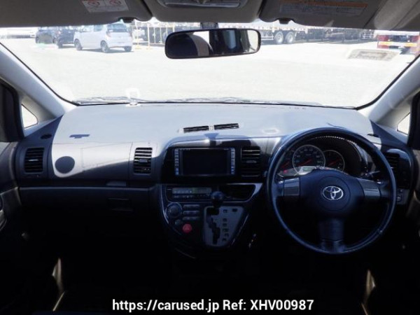 Used 2004 AT toyota wish ZNE10G Image[18]