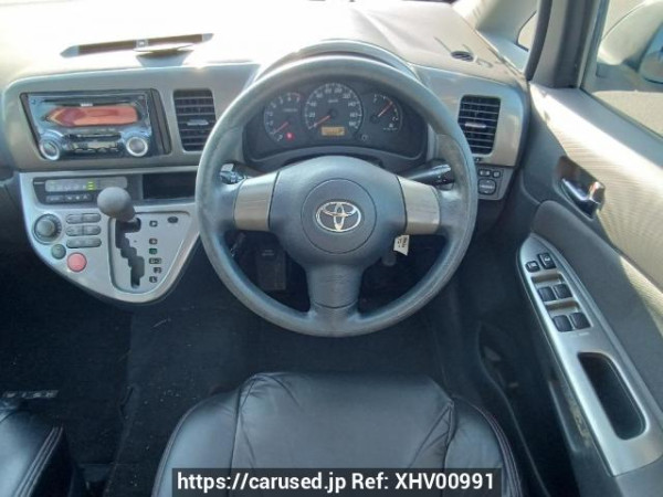 Used 2004 AT toyota wish ZNE10G Image[19]
