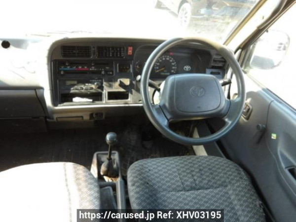 Used 2004 MT toyota regiusace-van TRH112V Image[13]