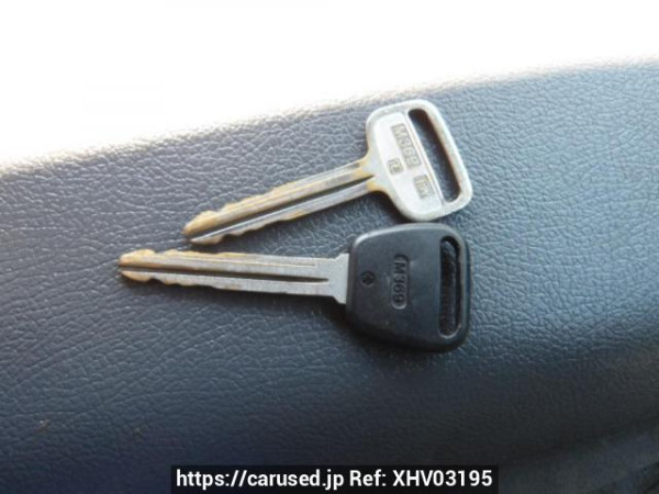 Used 2004 MT toyota regiusace-van TRH112V Image[18]