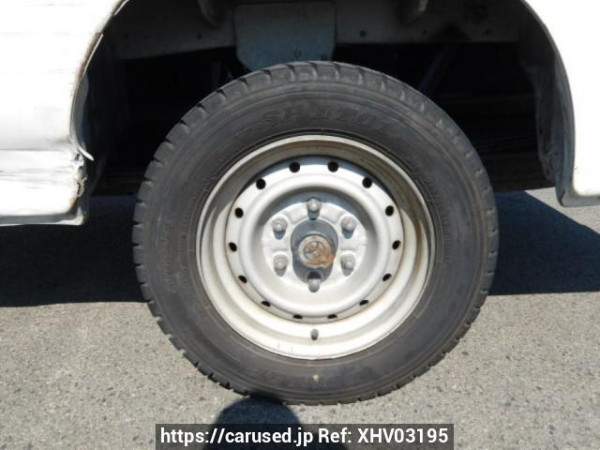 Used 2004 MT toyota regiusace-van TRH112V Image[19]