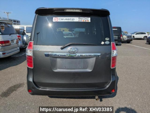 Used 2007 AT toyota noah ZRR75G Image[5]