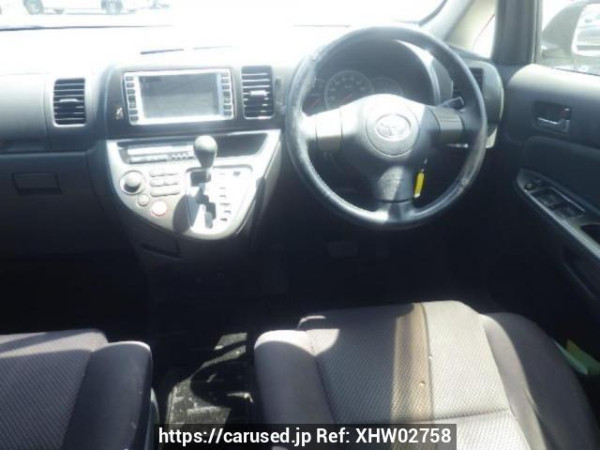 Used 2004 AT toyota wish ZNE10G Image[18]