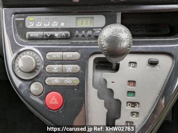 Used 2004 AT toyota wish ZNE10G Image[28]