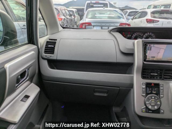 Used 2009 AT toyota voxy ZRR70W Image[17]
