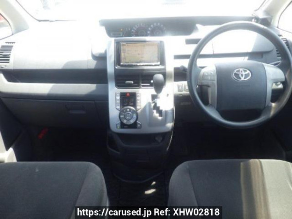 Used 2009 AT toyota noah ZRR70G Image[16]