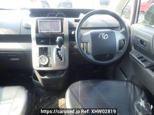 Used 2008 AT toyota noah ZRR70G Image[19]