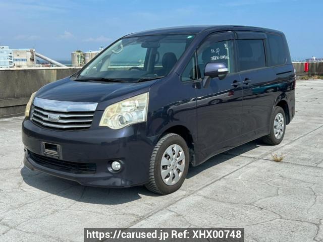 Buy Used 2010 Toyota Noah ZRR70G (XHX00748) - Carused.jp