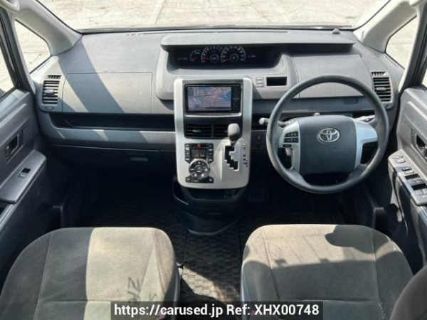 Used 2010 AT toyota noah ZRR70G Image[19]