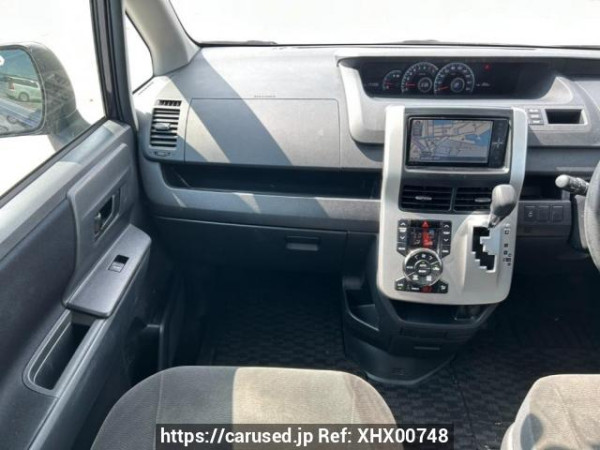 Used 2010 AT toyota noah ZRR70G Image[20]