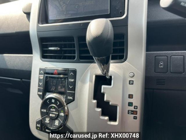Used 2010 AT toyota noah ZRR70G Image[28]