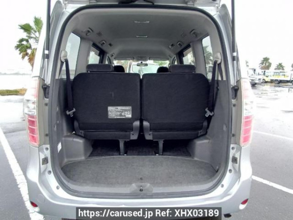 Used 2007 AT toyota noah ZRR70G Image[8]