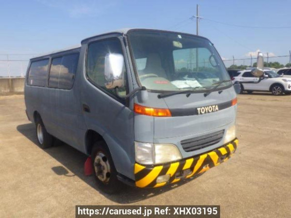 Used 2001 MT toyota toyoace-route-van BU306V Image[0]