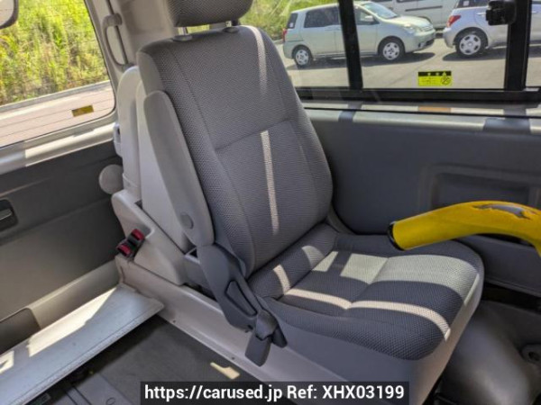 Used 2006 AT toyota regiusace-van KDH205K Image[15]