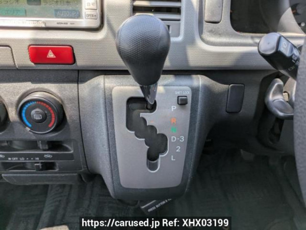 Used 2006 AT toyota regiusace-van KDH205K Image[23]