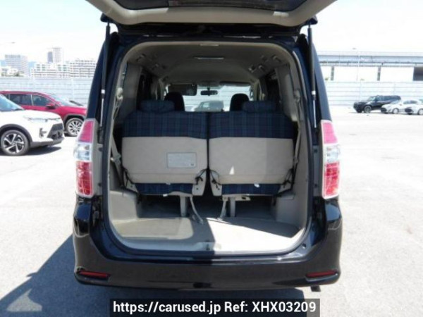 Used 2008 AT toyota noah ZRR70W Image[6]