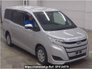 Toyota Noah ZRR85G