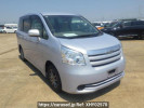 Toyota Noah ZRR70G