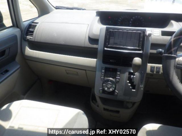Used 2010 AT toyota noah ZRR70G Image[17]