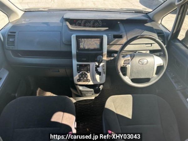 Used 2010 AT toyota noah ZRR70G Image[19]