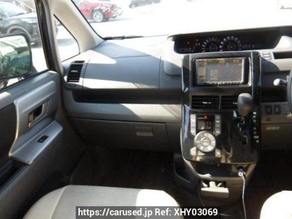 Used 2008 AT toyota voxy ZRR70W Image[17]