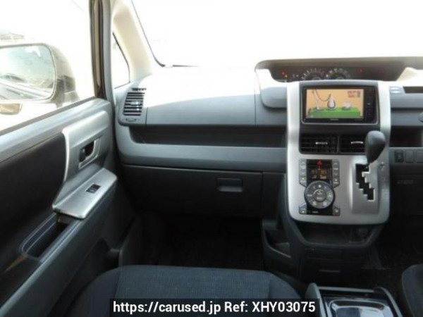 Used 2008 AT toyota voxy ZRR70W Image[15]