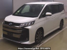 Toyota Noah ZWR90W