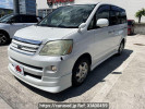 Toyota Noah DBA-AZR60G