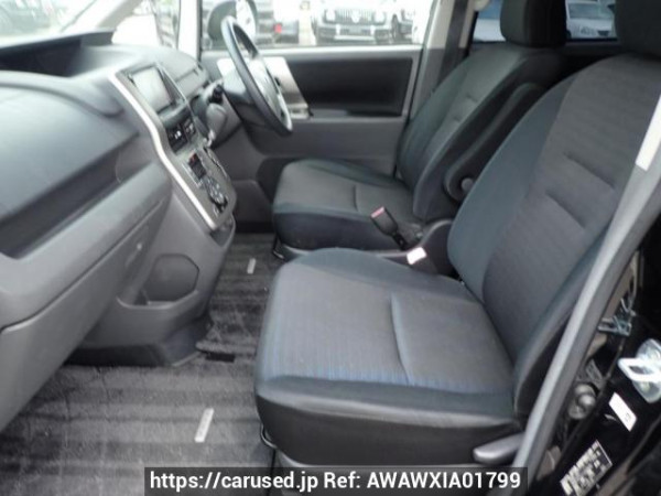 Used 2008 AT toyota voxy ZRR70W Image[10]