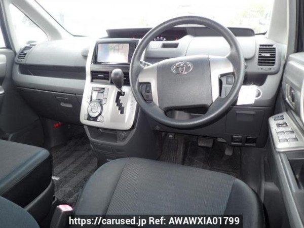 Used 2008 AT toyota voxy ZRR70W Image[15]